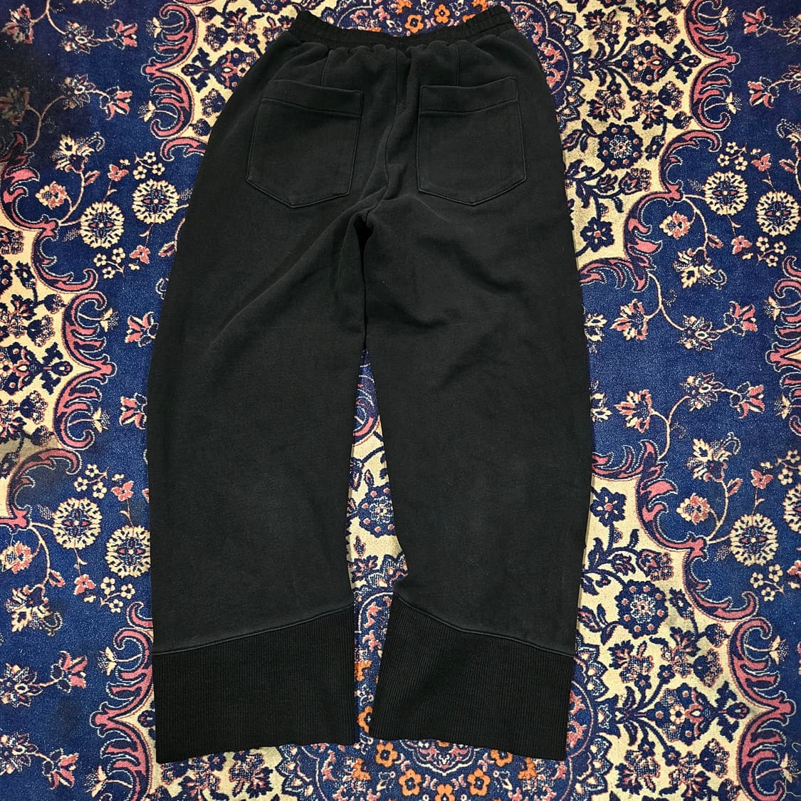 마뗑킴 턴업 티테일 스웨트 팬츠
Free size
 상품이미지7