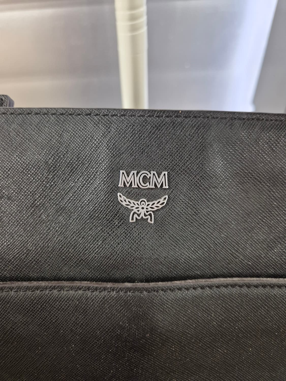 MCM 블랙 레더 크로스백  상품이미지7