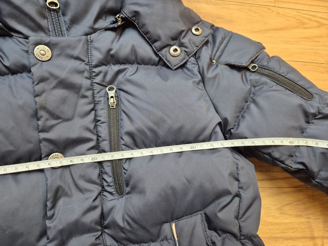 닥스 키즈 아동 패딩 110사이즈입니다. 솜털, 깃털 충전재로 가볍고 따 상품이미지4