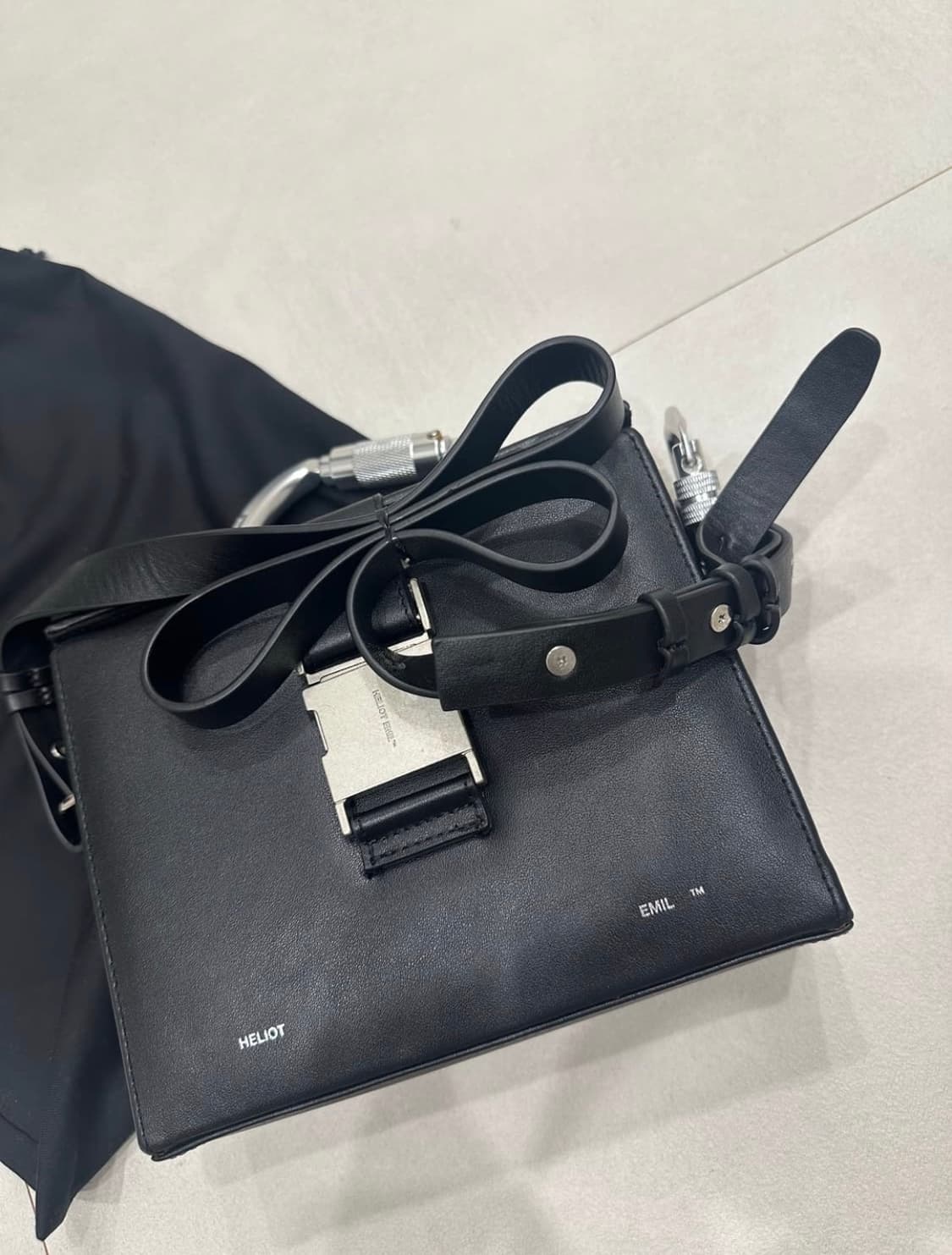 엘리엇에밀 카라비너 박스 백 Carabiner box bag 상품이미지9