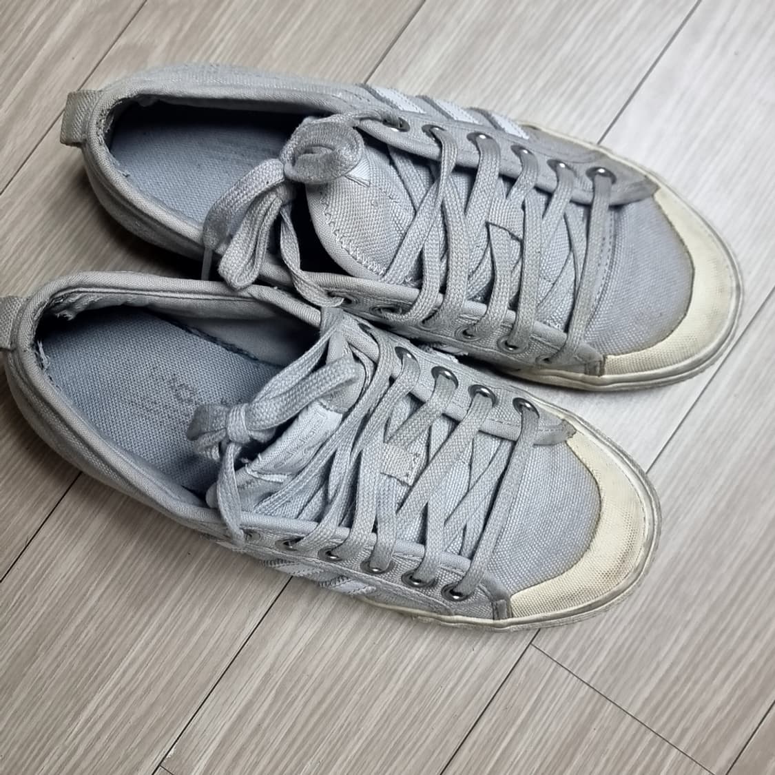 아디다스 회색 스니커즈(235) 상품이미지6