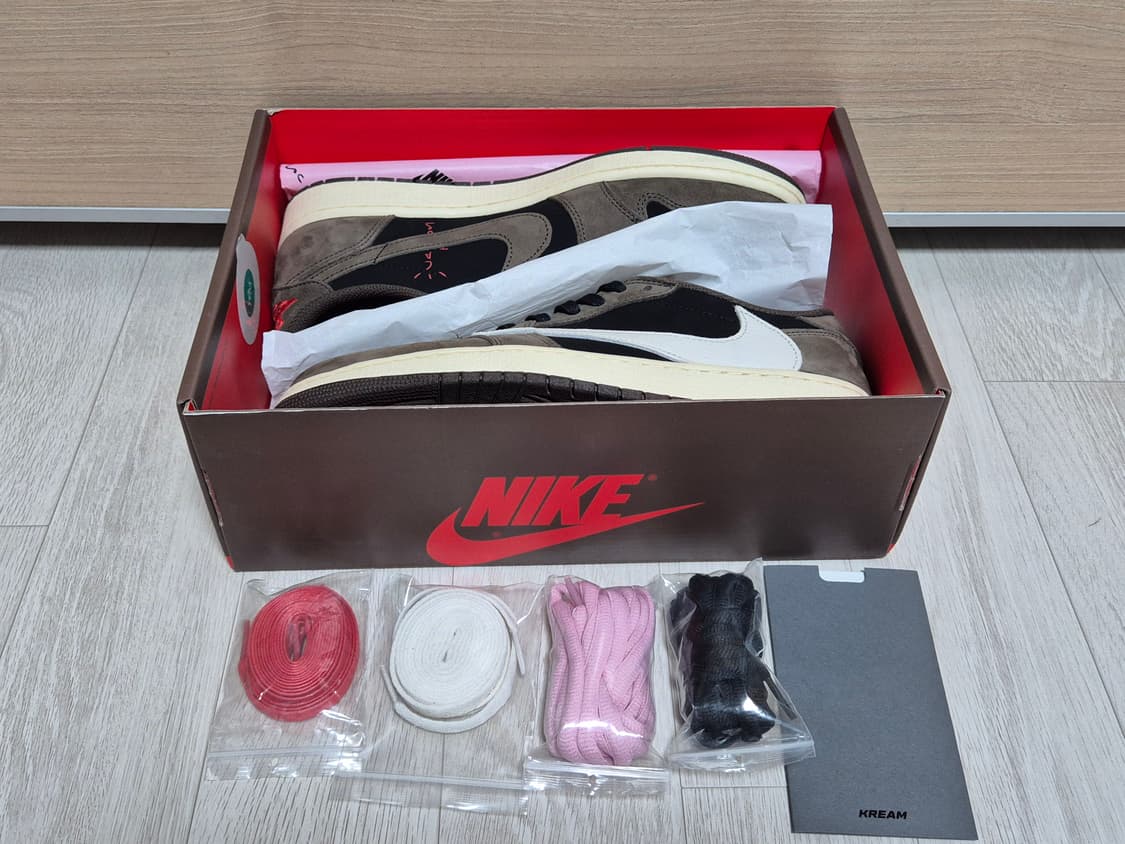 나이키 조던1 로우 트래비스 스캇 OG 모카 Tavis Scott 상품이미지2