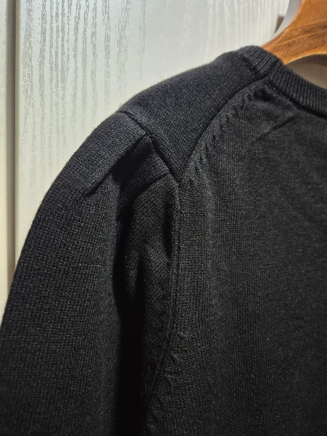 제너럴아이디어 검정 봄 니트 상품이미지7