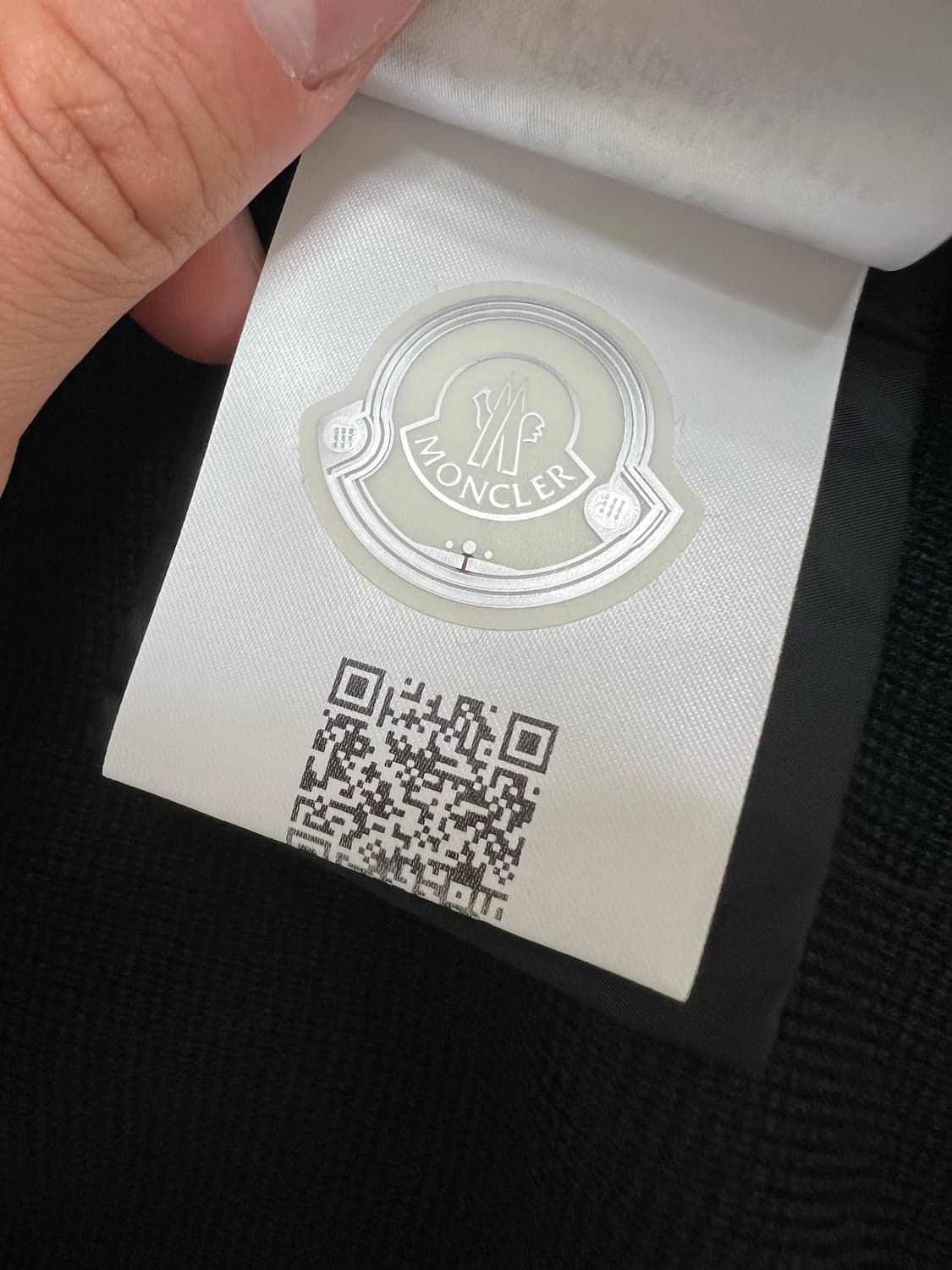 [블랙 L/새상품급] 몽클레어 김현우 니트패딩 트리곳 풀구성 상품이미지7