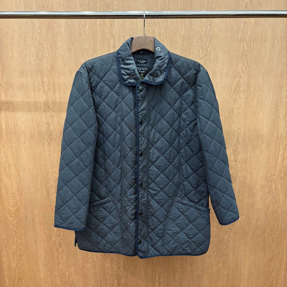 폴스미스 런던 클래식 올 웨더 퀄팅 자켓 사선 포켓 버튼 디테일 차콜 상품이미지2