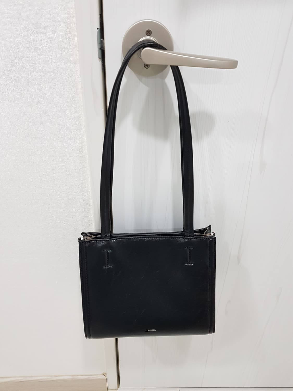 [새상품급] 스탠드오일 오블롱백 미니 블랙 숄더백 상품이미지3