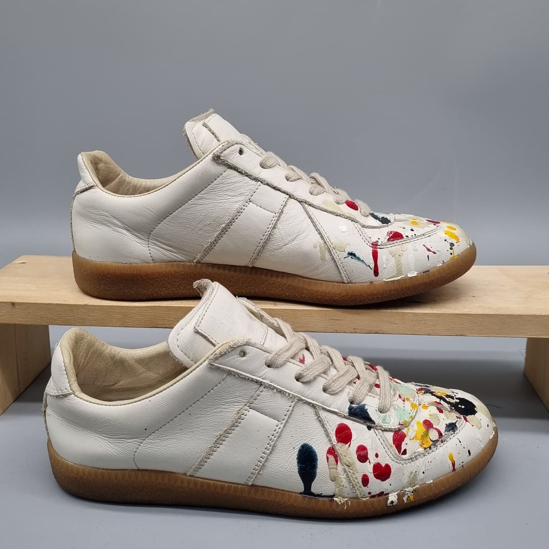 메종마르지엘라 독일군페인팅 스니커즈240 상품이미지1