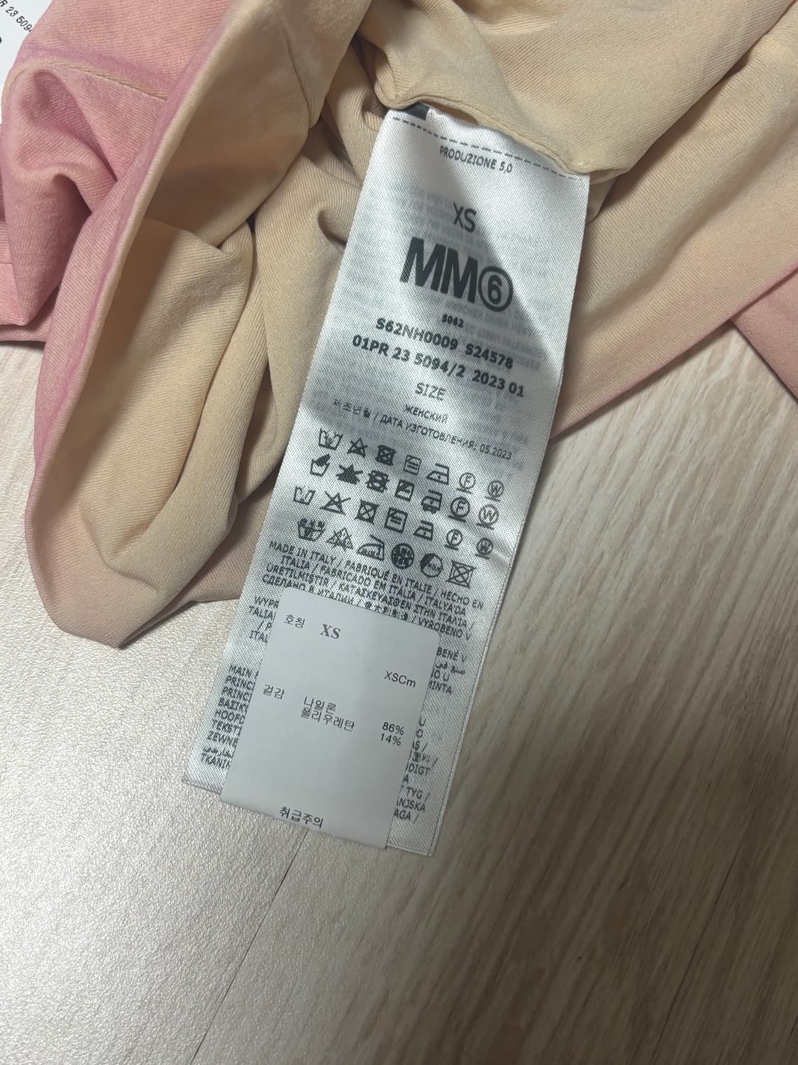 새상품 ) MM6 핑크 오프숄더 롱슬리브 XS 상품이미지6