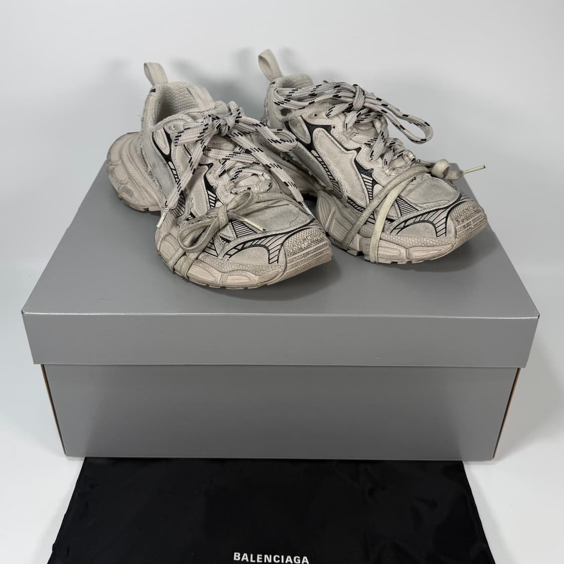 발렌시아가 더티 컷 아웃 3XL 스니커즈 (255 260)  상품이미지1