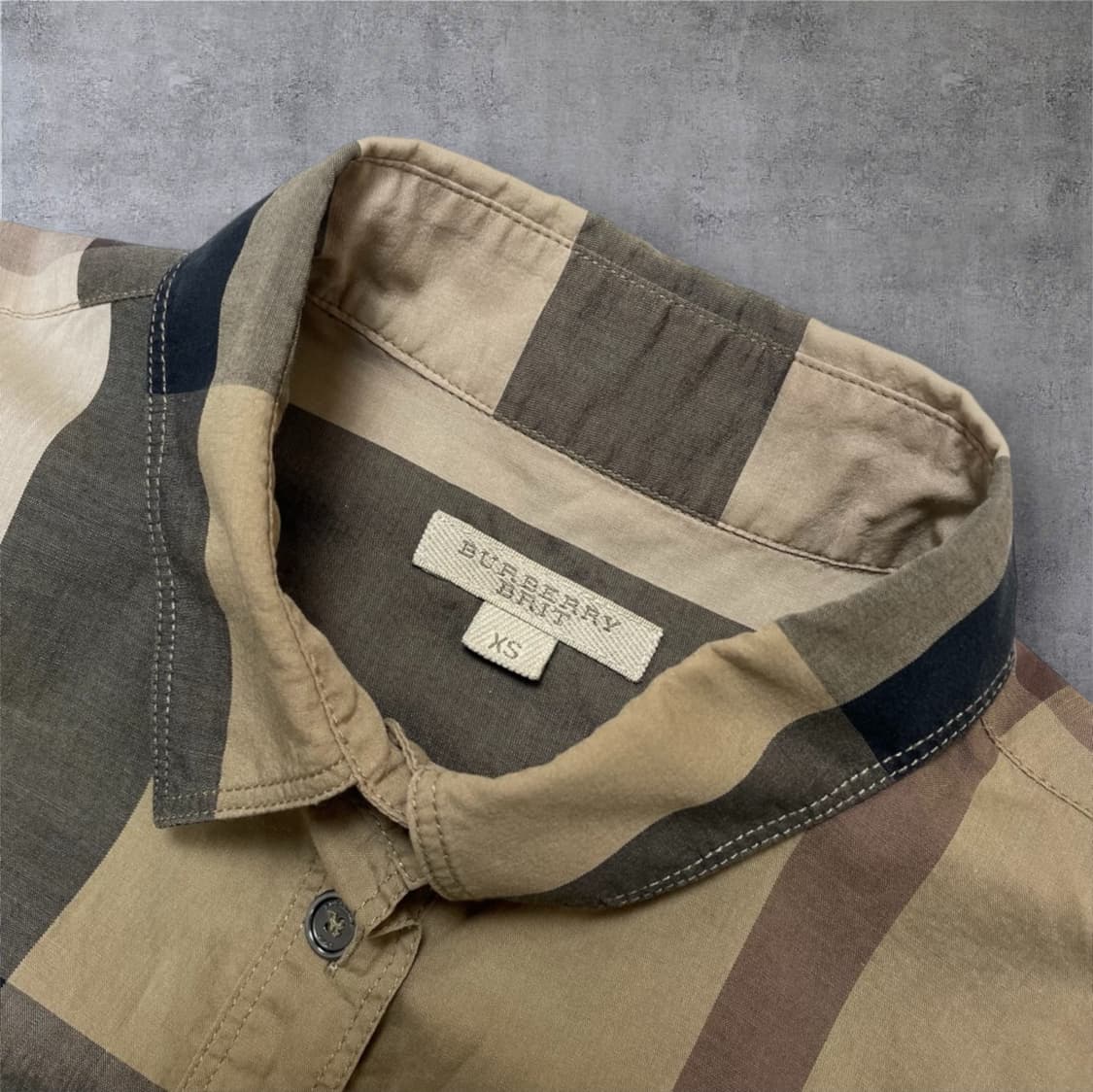 버버리 브릿 하우스체크 7부 하프버튼 셔츠 XS 상품이미지2