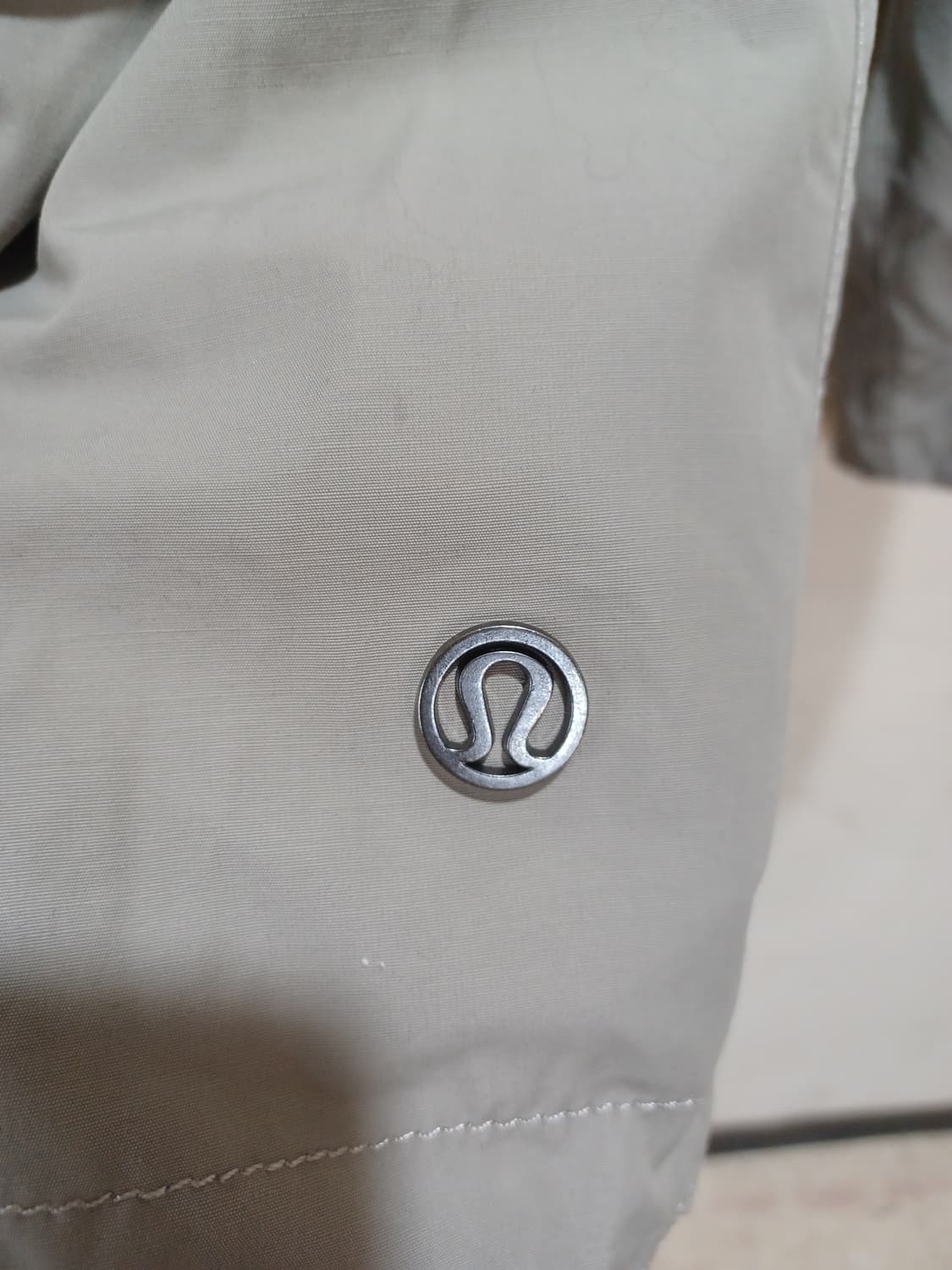 Lululemon 룰루레몬 카키색 후드 바람막이  상품이미지5