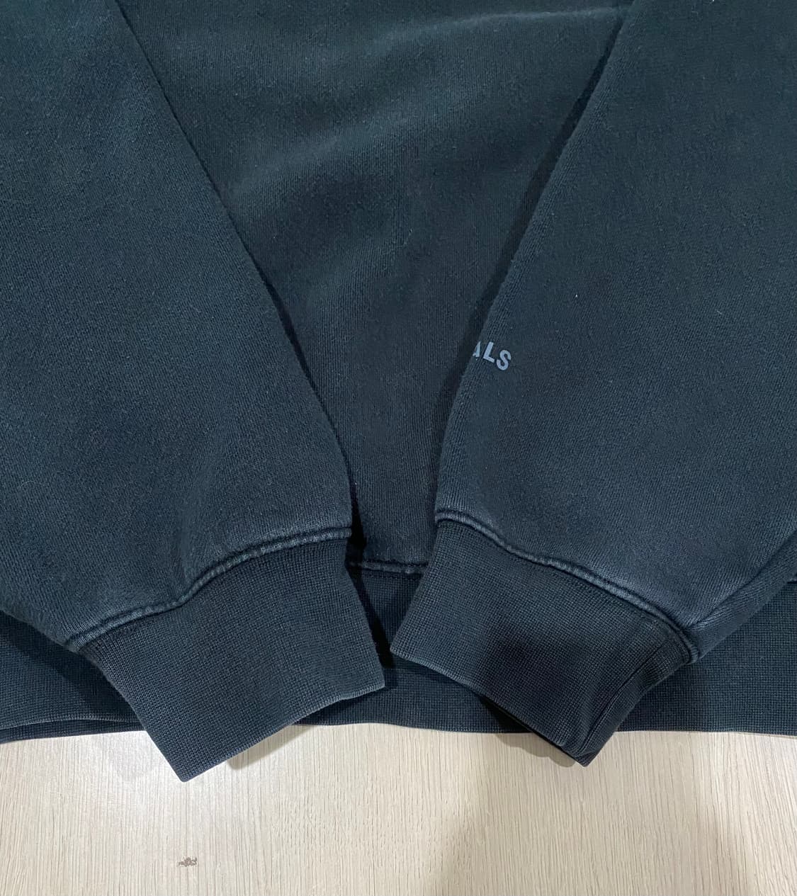 에센셜 Fear of God 블랙 맨투맨 티셔츠 (M) 상품이미지2