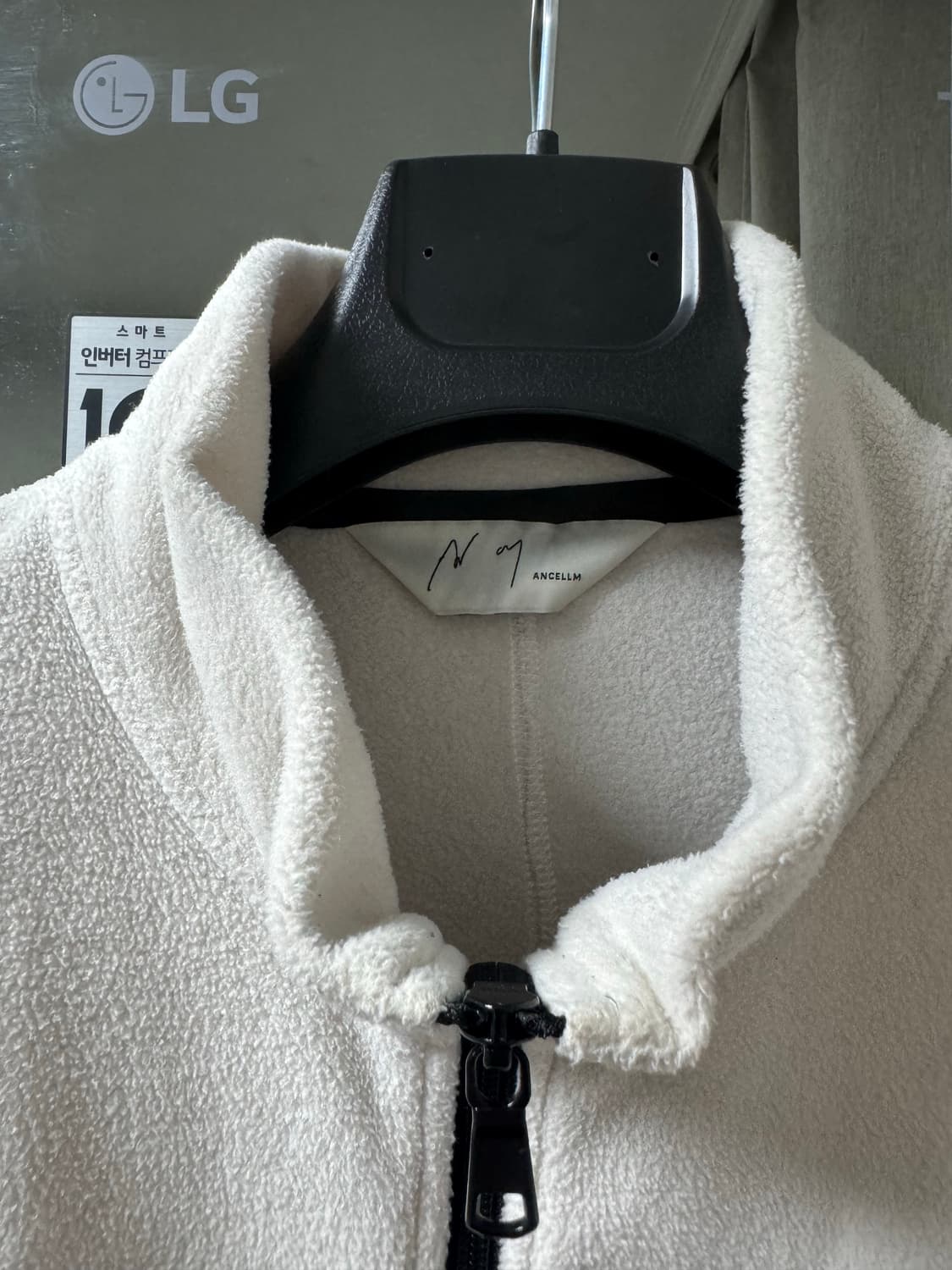 안셀름 ancellm 화이트블랙 플리스 스윙 자켓 2사이즈 판매 상품이미지7