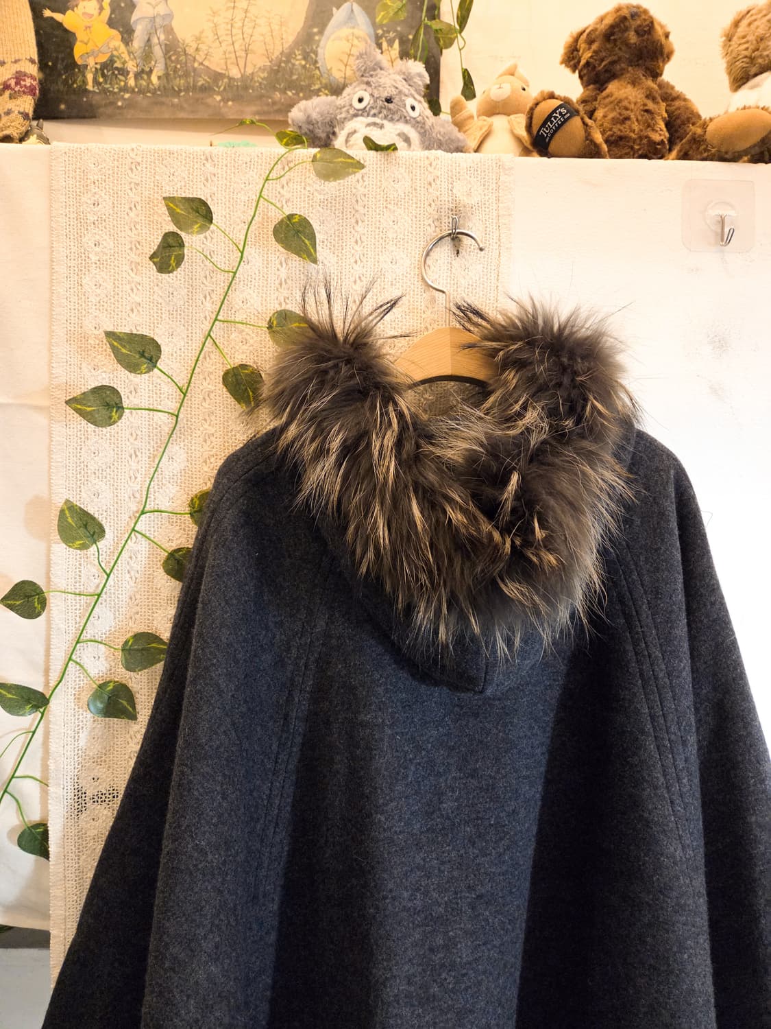 차콜 케이프 울 코트 상품이미지7