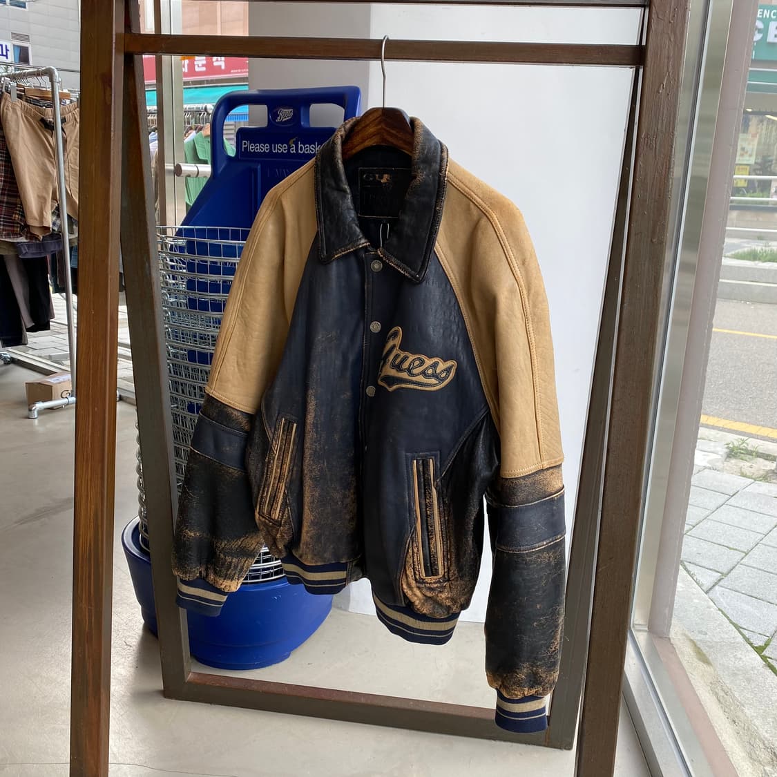 올드 게스 리얼레더 바시티 자켓 상품이미지2