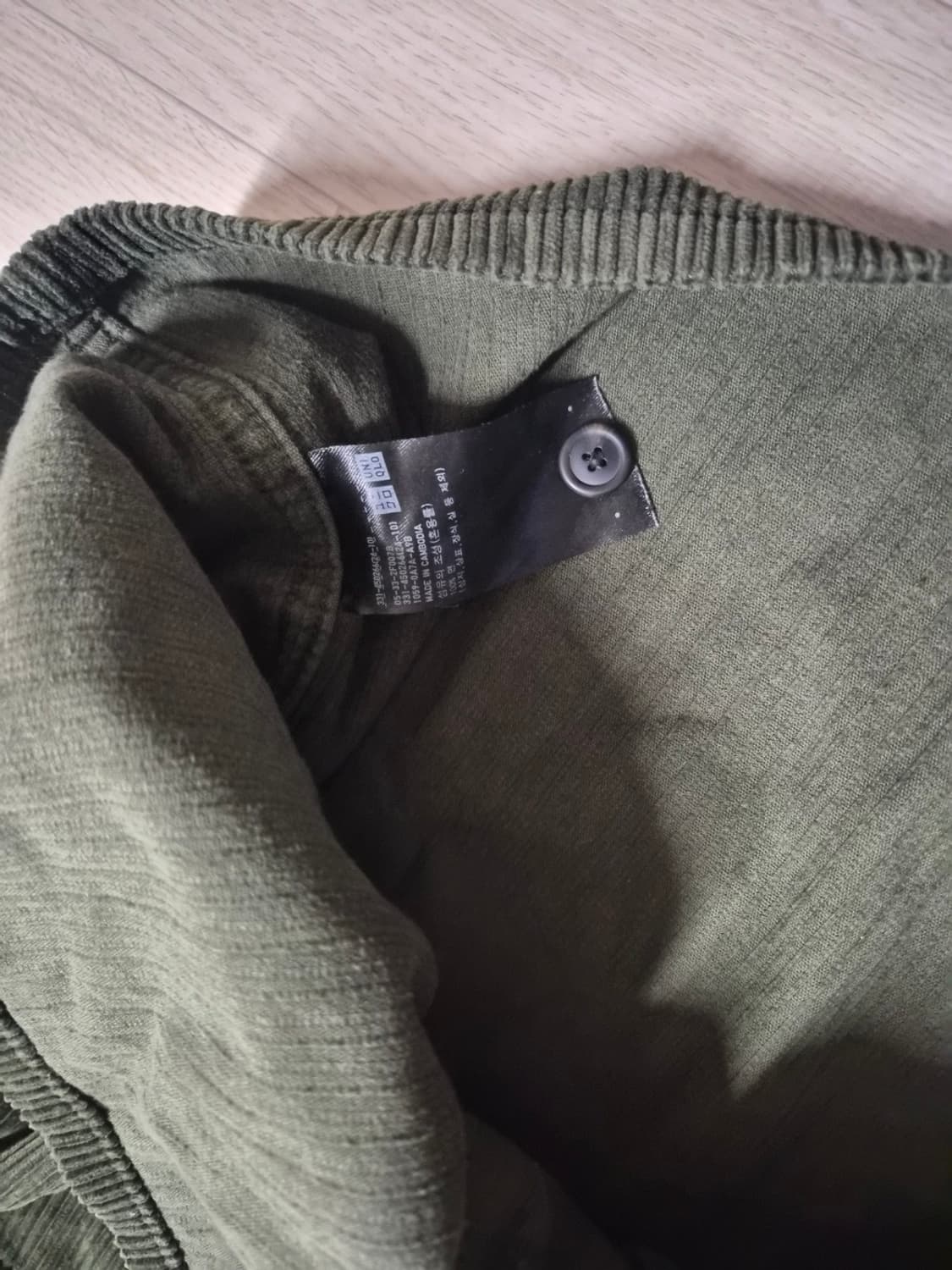 유니클로 카키 코듀로이 셔츠 상품이미지3