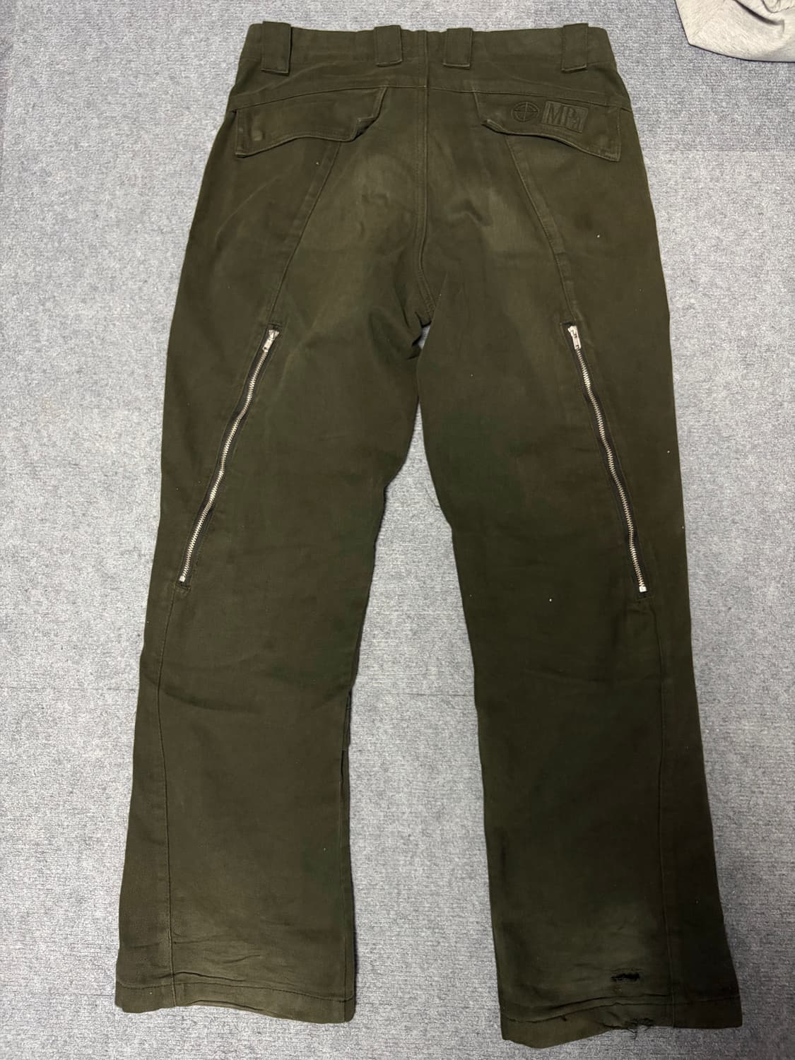 플라스틱 프로덕트 웨이브 지퍼팬츠 초콜릿 상품이미지1