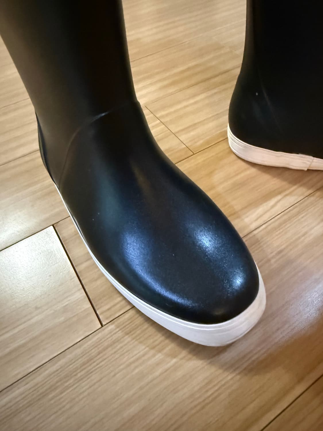 셀린느 레인부츠 판매합니다. 상품이미지6