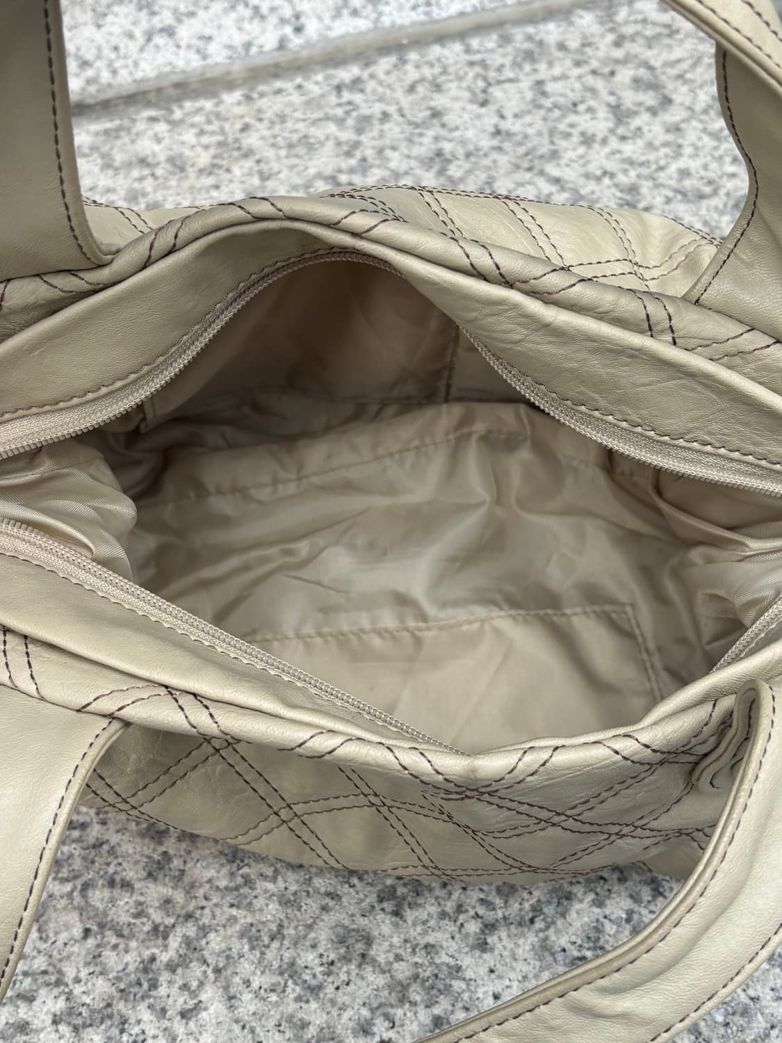 퀼티드 다이아몬드 덤플링 토트백 상품이미지5