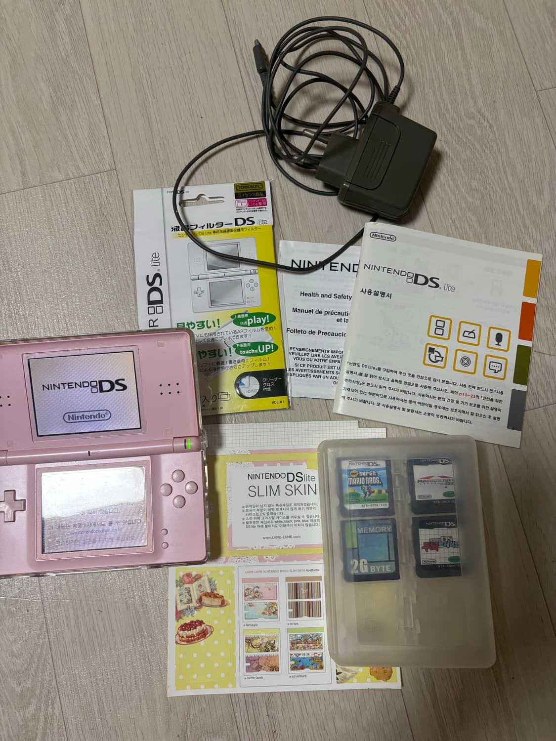 닌텐도 DS Lite 핑크 본체 및 게임팩 상품이미지1