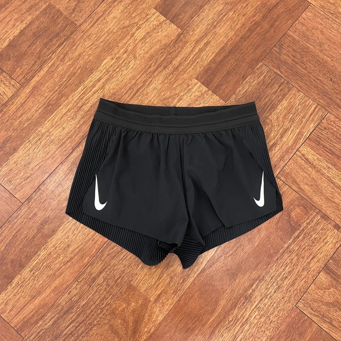 나이키 우먼 드라이핏 adv 에어로스위프트 러닝 쇼츠 상품이미지2