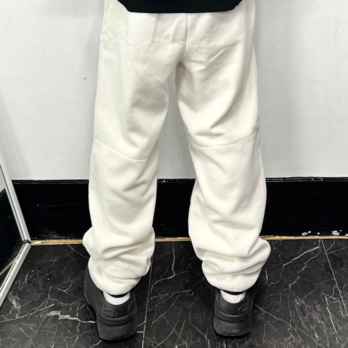 칼하트 WIP 플리스 트랙팬츠 화이트 상품이미지3