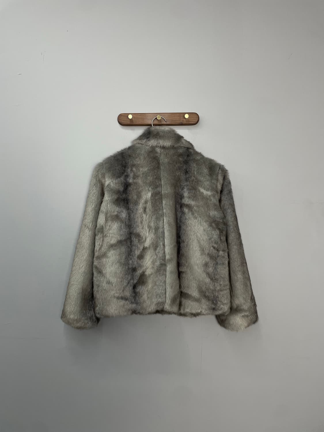 위아 그레이 페이크퍼 자켓 H1540 상품이미지4