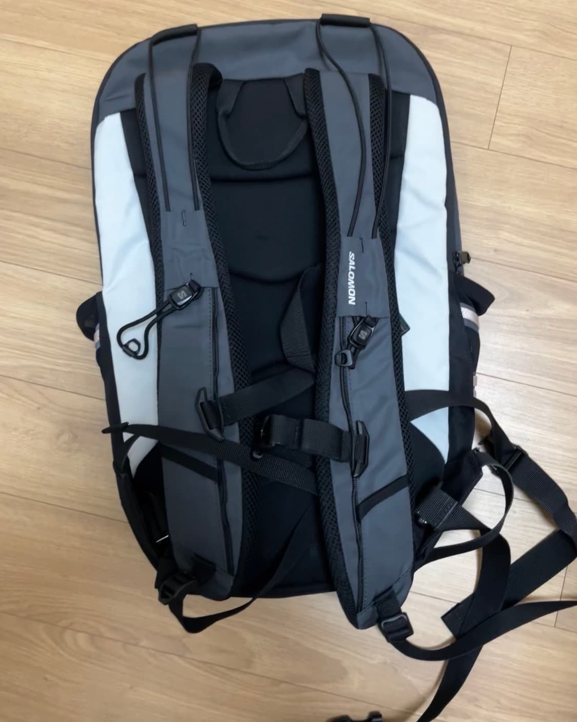 살로몬 퀵레이스 LT 백팩 라이트 그레이 상품이미지2