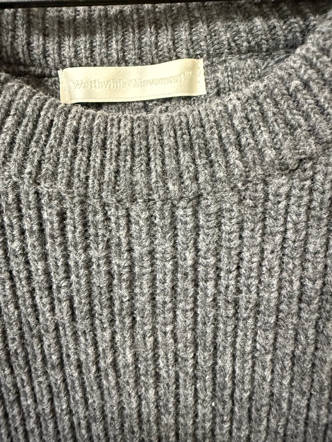 월스와일무브먼트 니트 상품이미지2