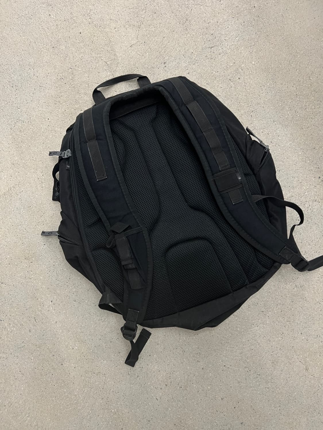 오클리 00s 택티컬 패널 백팩 상품이미지4