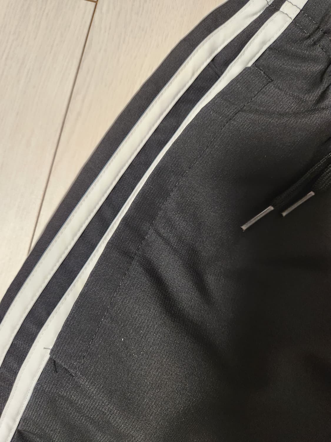 새상품급)아디다스 에센셜 3S 윈드러너 트레이닝 우븐 조거 팬츠 DQ31 상품이미지4