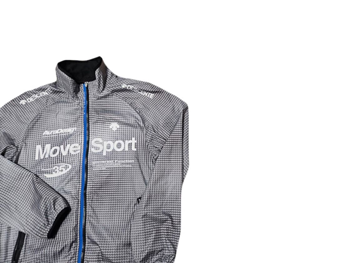 데상트 스트릿 체크 바람막이 자켓 상품이미지2