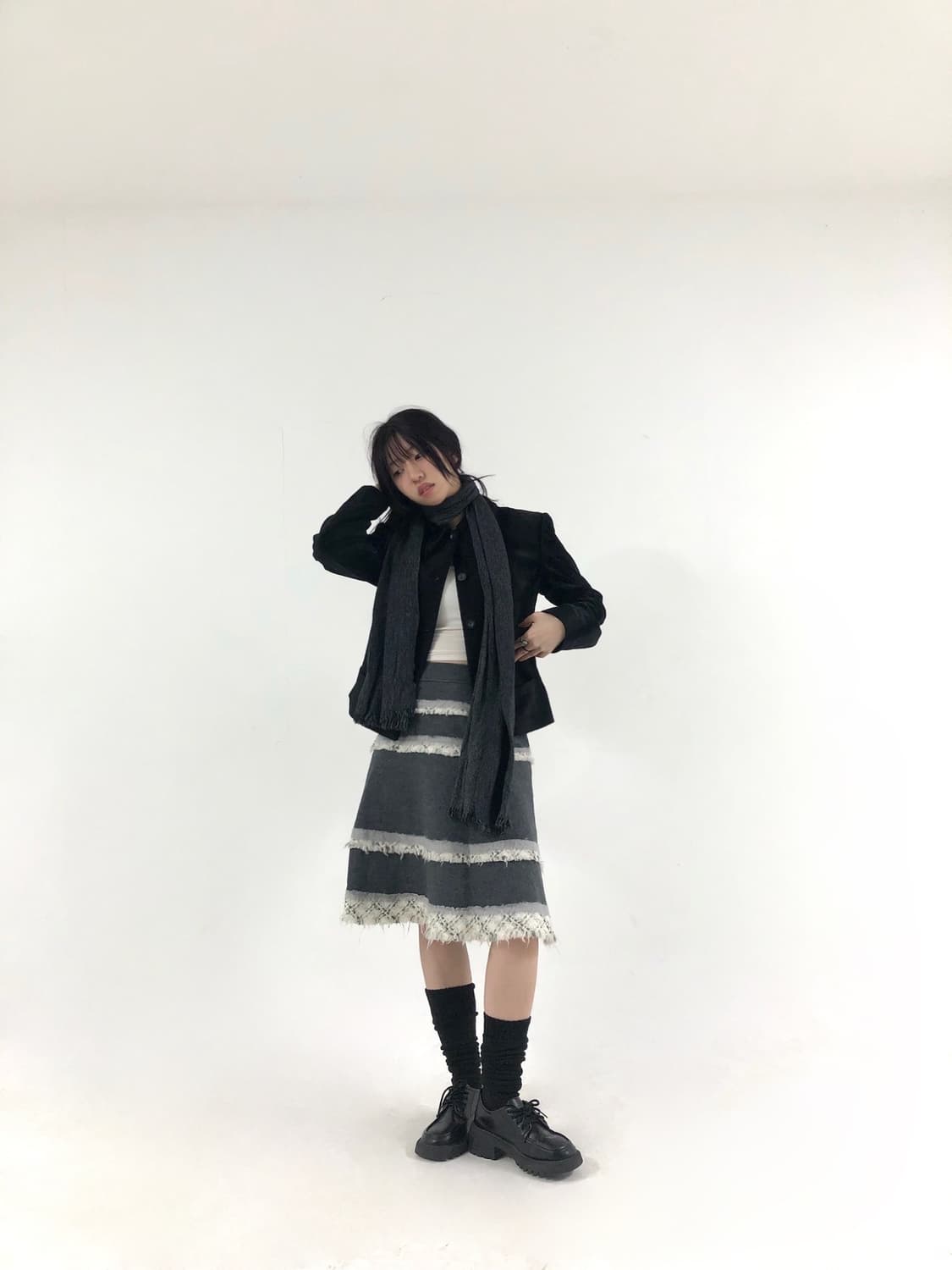 Four-Line Accent Feather Midi Skirt 상품이미지2