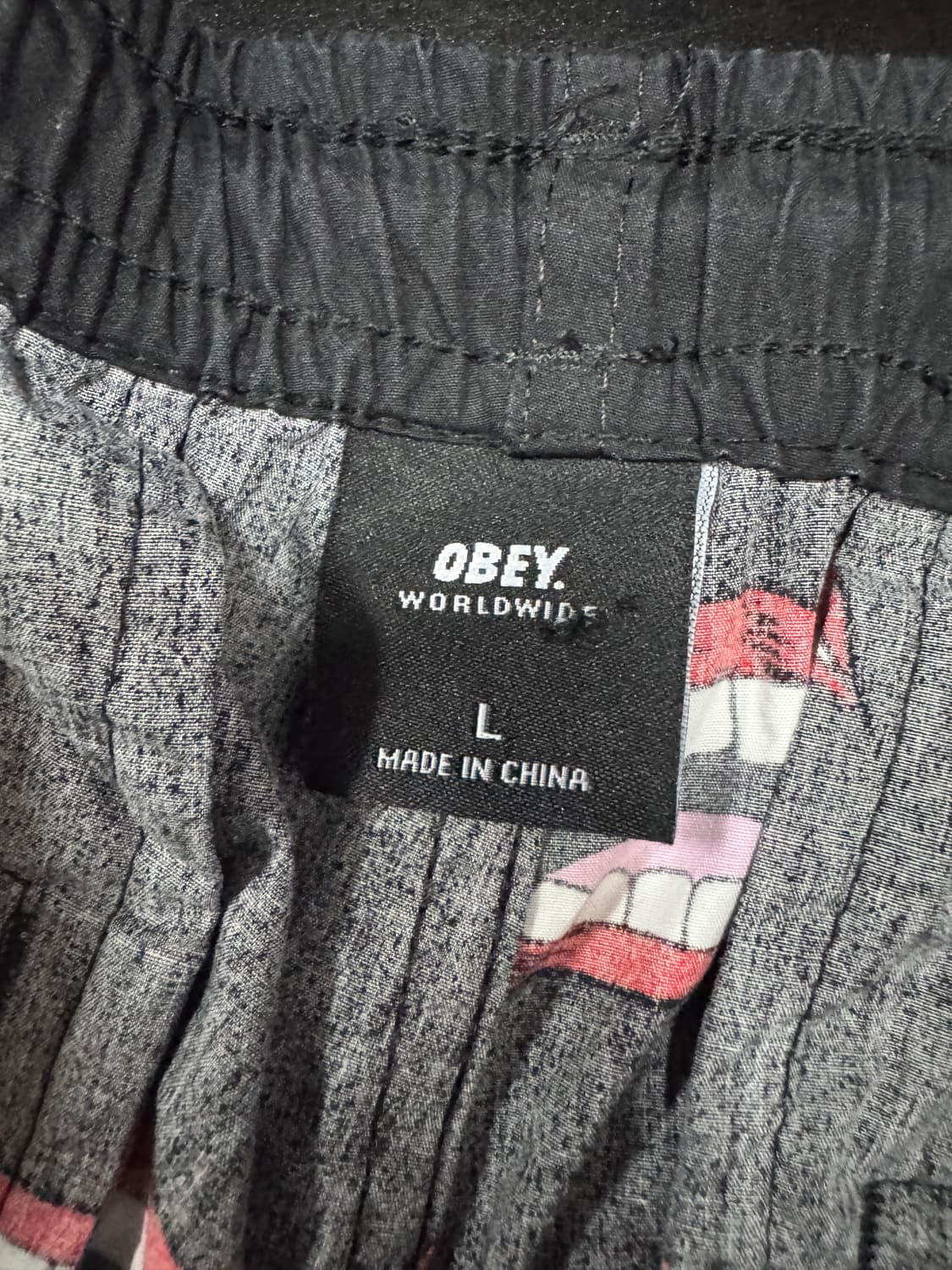 오베이 OBEY 입술 프린팅 밴딩 반바지 상품이미지3