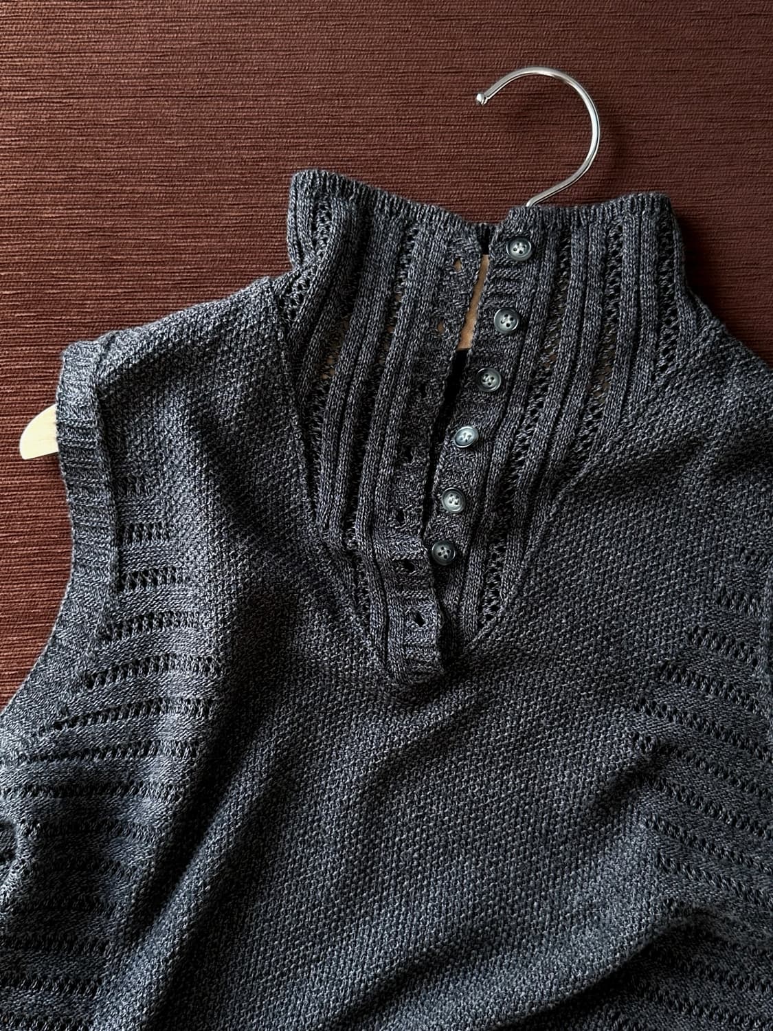 Loose gauge knit fabric sleeveles top 상품이미지3