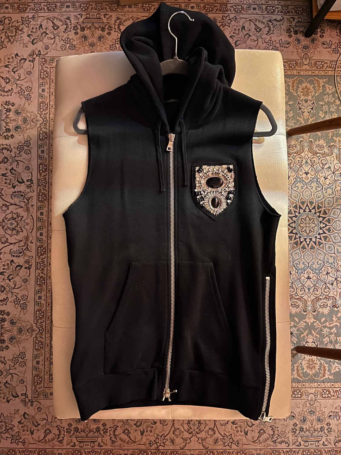 Balmain Sleeveless Embroidered Hoodie 상품이미지1