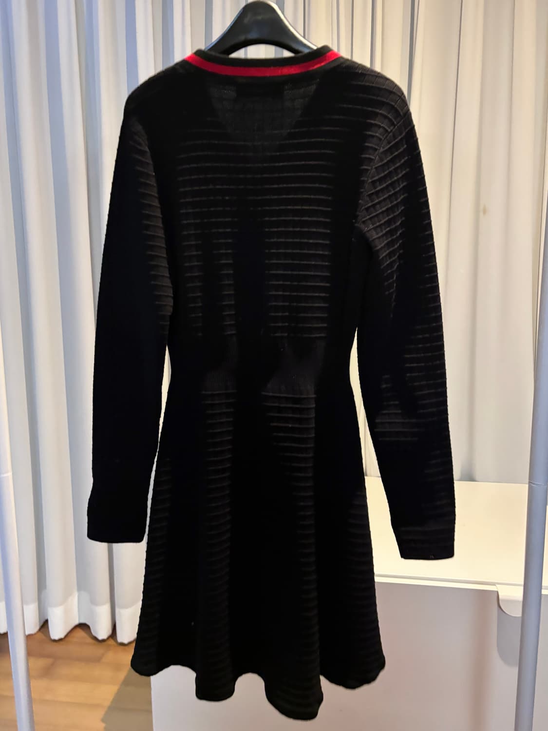 백화점 샤틴 니트 원피스 상품이미지4