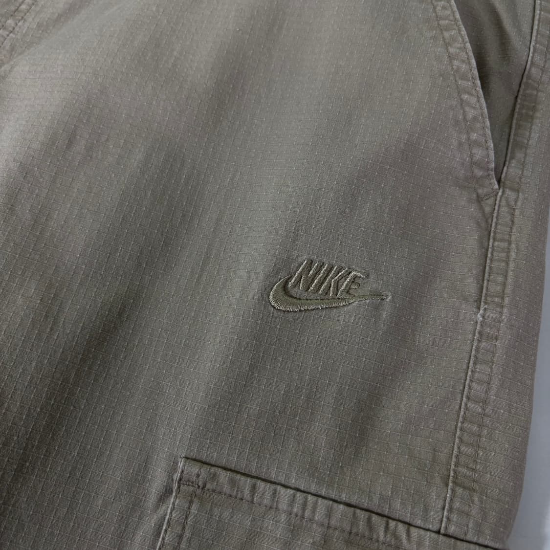 38 나이키 베이지 레귤러핏 카고팬츠 상품이미지2