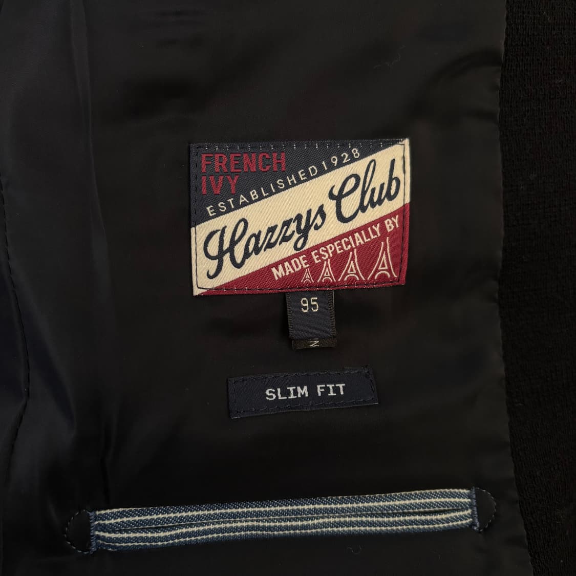 헤지스 슬림 95 자켓 다크네이비 양가죽 디테일 독특한 질감 상품이미지3