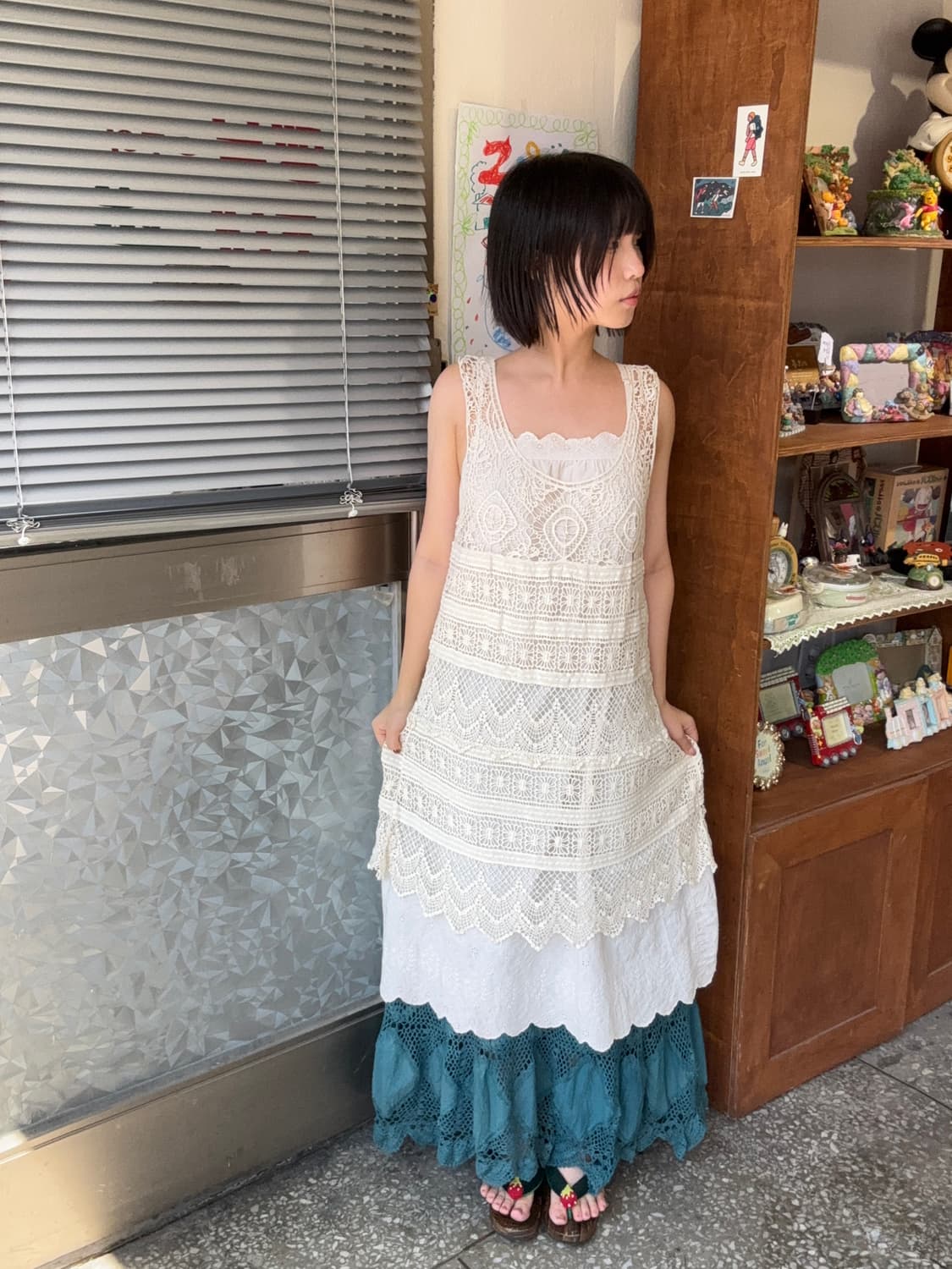 꽃무늬펀칭롱슬리브리스 상품이미지1