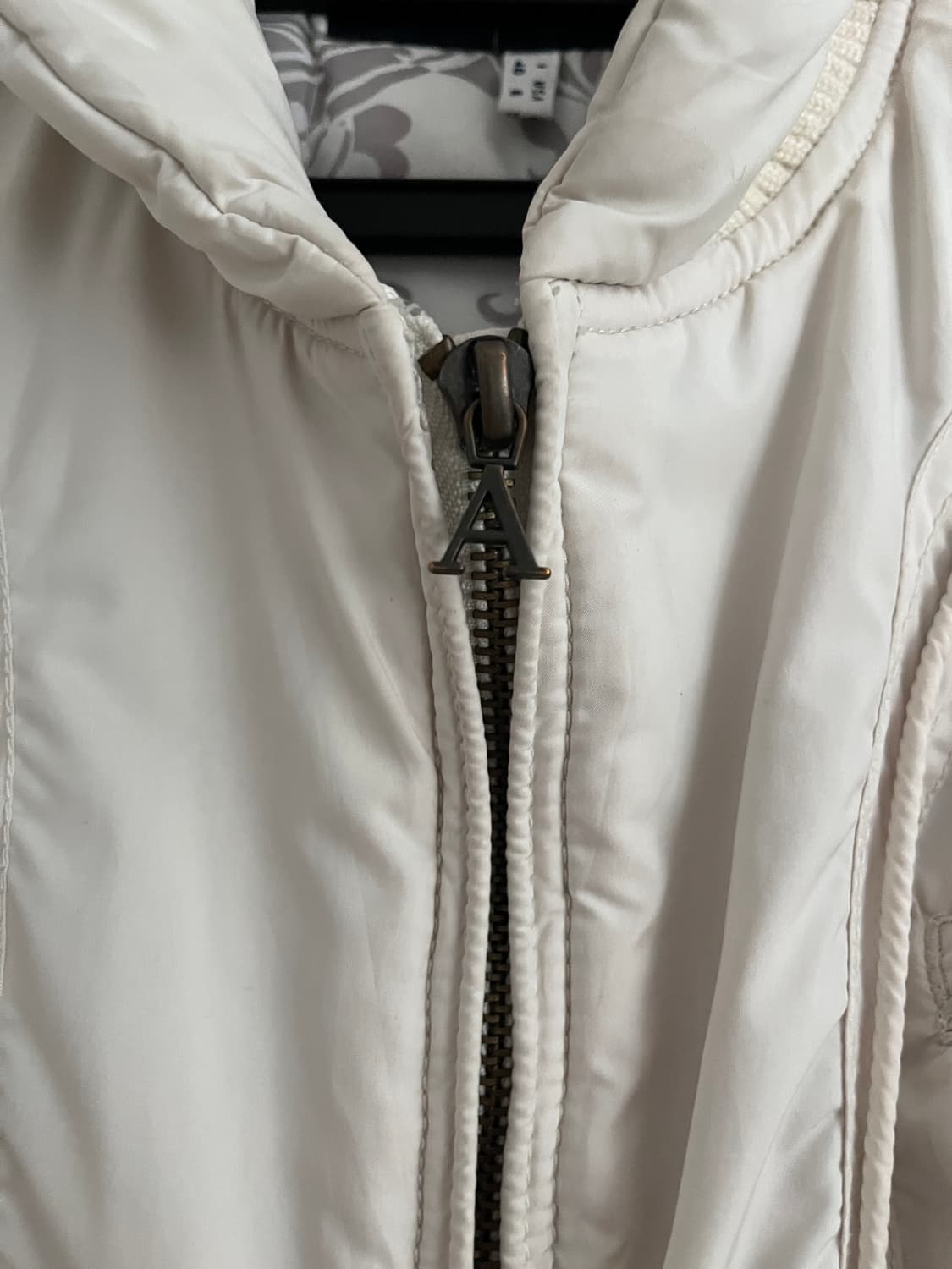 Armani Exchange 아이보리 패딩 상품이미지2