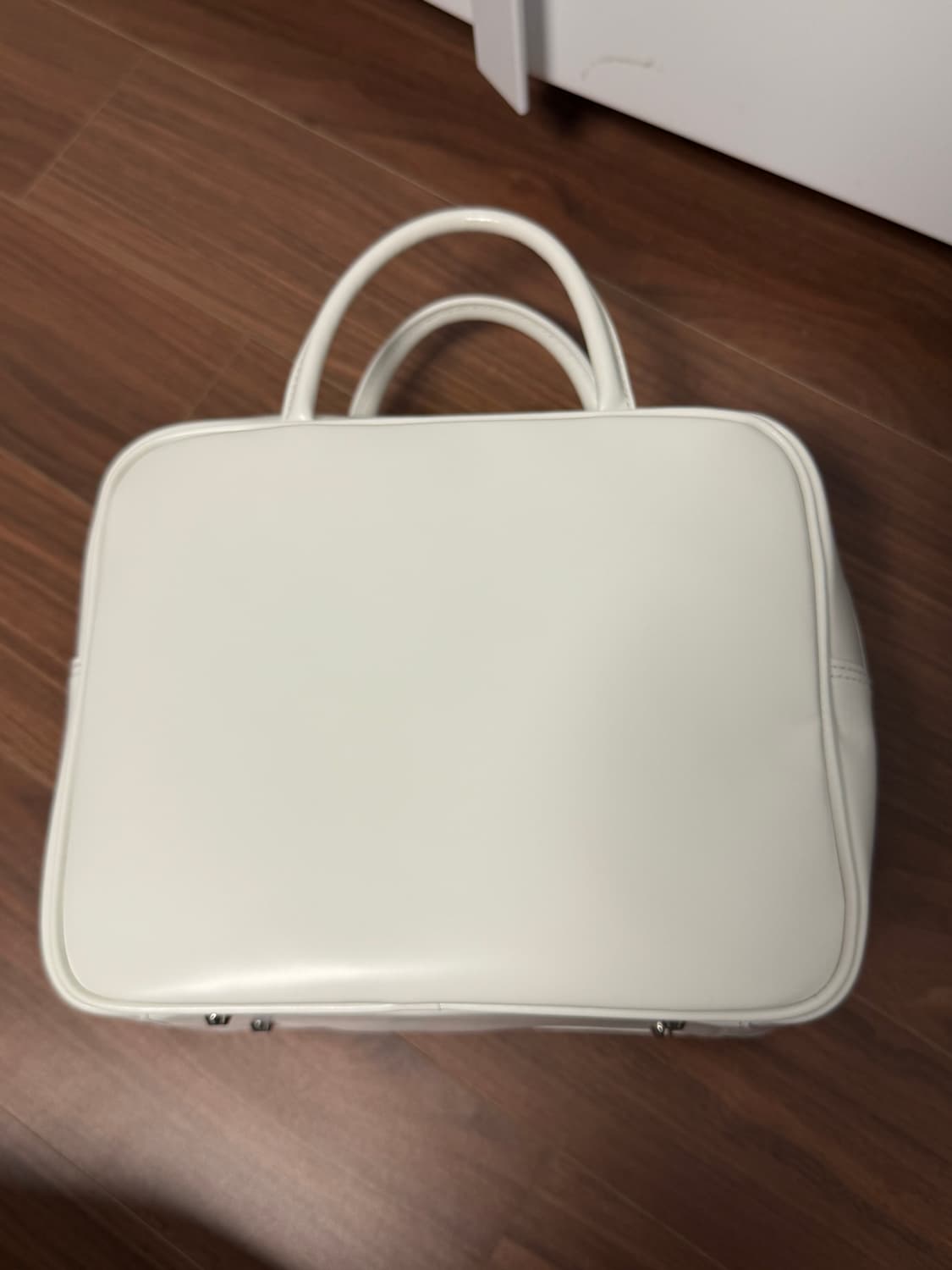 꼼데가르송 아오야마 2호 스퀘어 화이트 상품이미지1