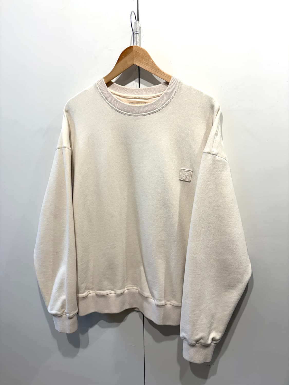 22FW 우영미 코튼 퍼지 백로고 스웨트셔츠 상품이미지5