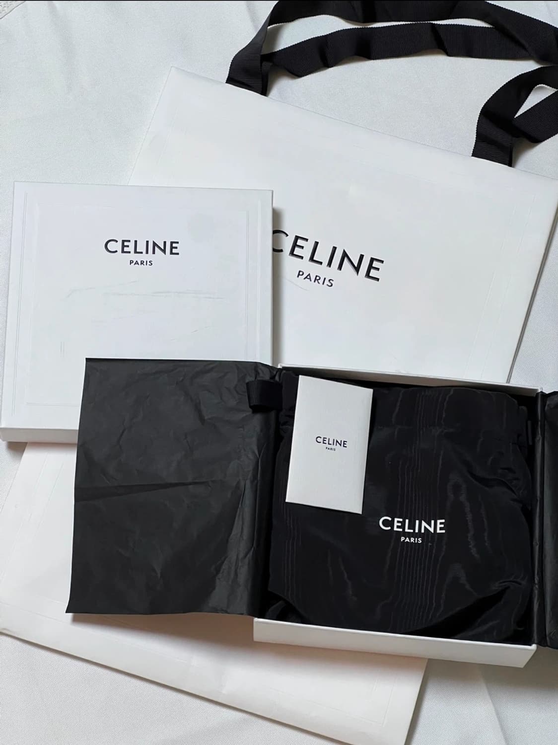 셀린느 트리오페 오벌펄스 미니 탄 크로스백(풀박스) 상품이미지9