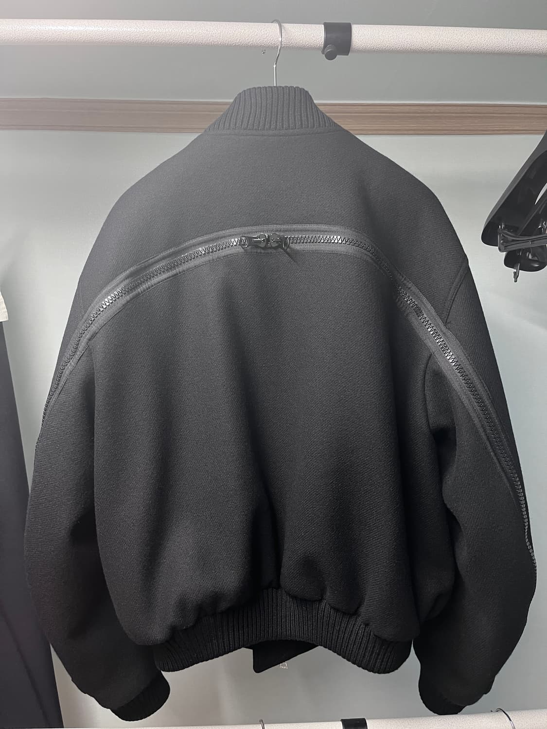 [L] 드리스 반 노튼 백지퍼 봄버 상품이미지2