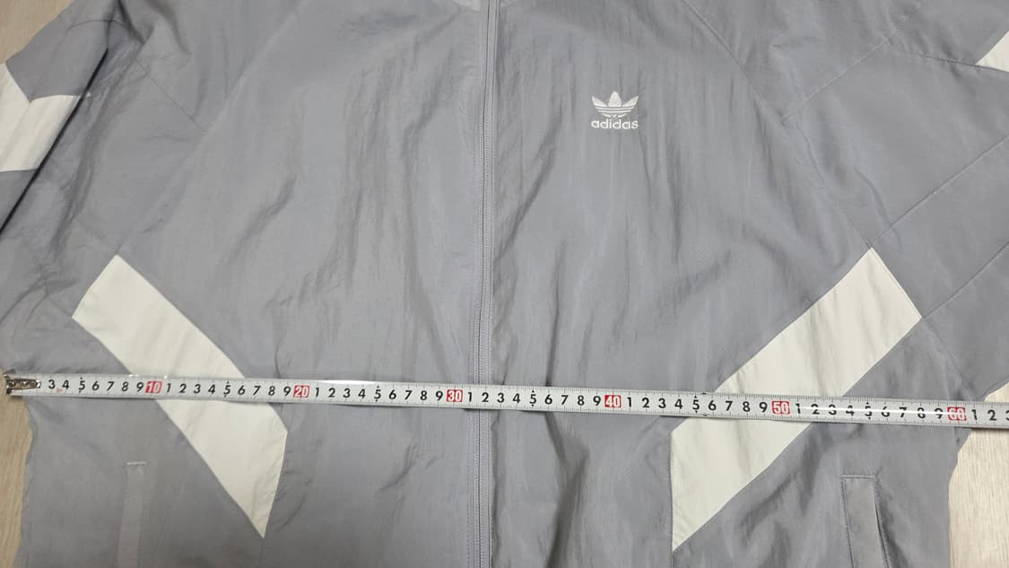 (착샷) 아디다스 바람막이 리카이브 우븐 헤일로 실버  상품이미지7