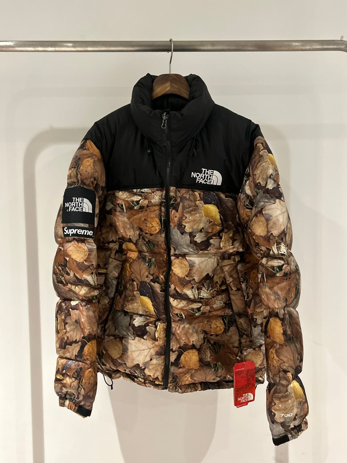 Supreme x The North Face Nuptse 상품이미지1