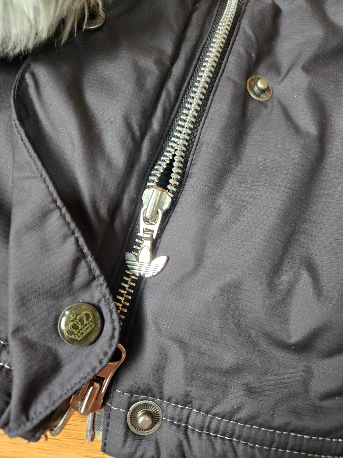 아디다스 월드스쿨 퍼 블랙삼선 점퍼 상품이미지6