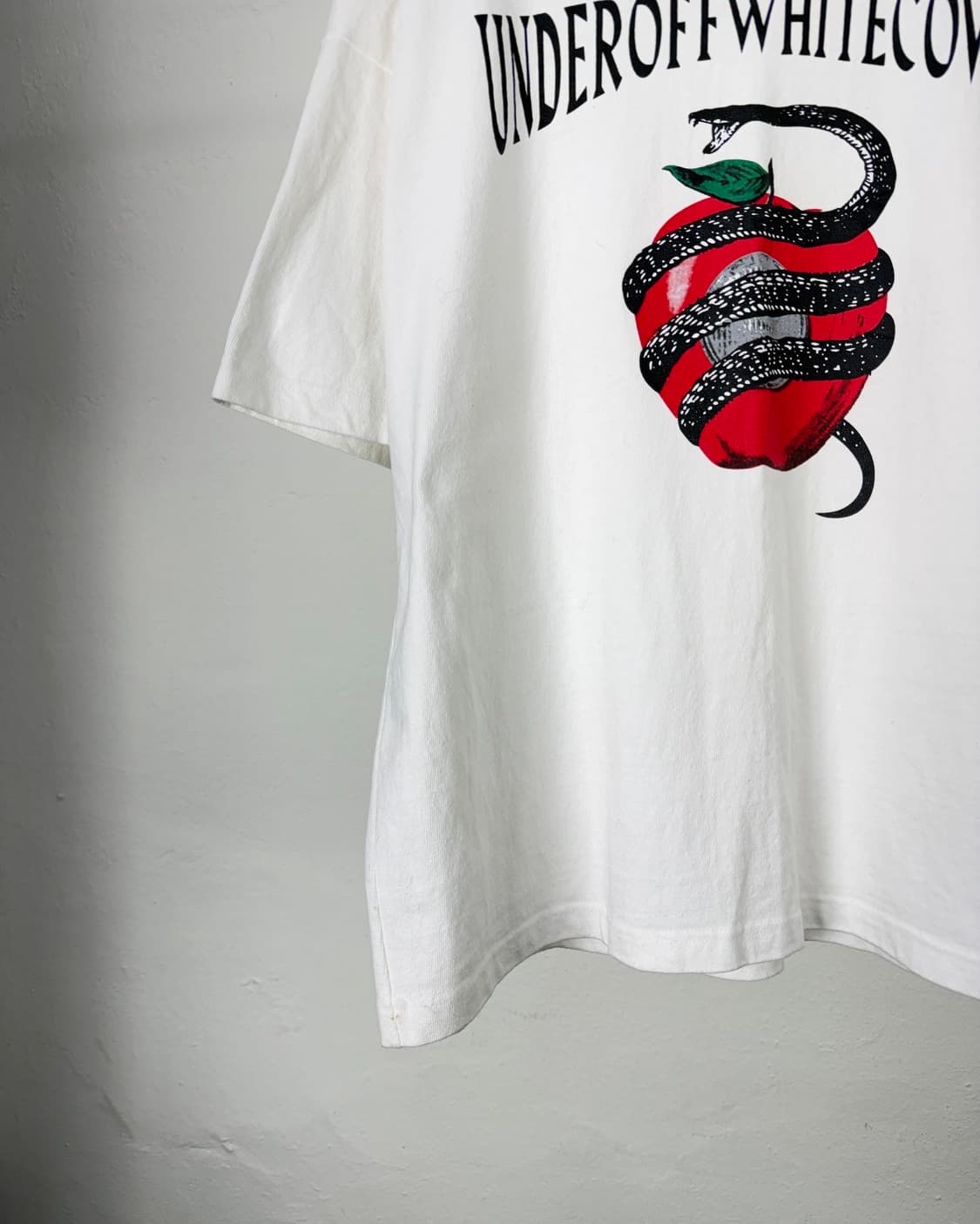 언더커버 x 오프화이트 19aw 애플 하프 티셔츠 상품이미지4