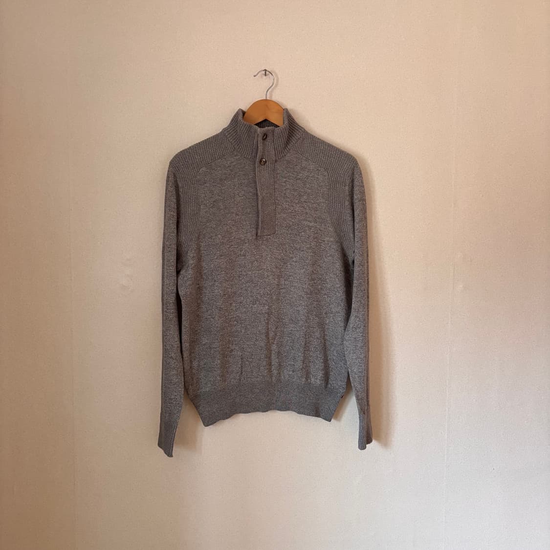 바나나 리퍼블릭 M 쿼터 집업 니트 그레이 입체적인 패턴  상품이미지1